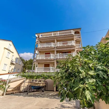 Lorena Apartment Dramalj