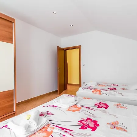 Lorena Драмаль