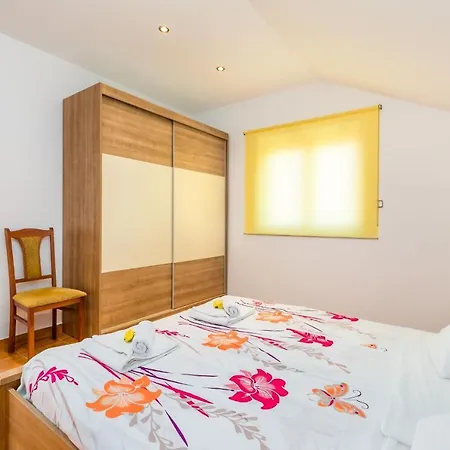Lorena Apartment Dramalj