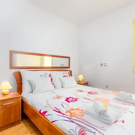 Apartment Lorena *